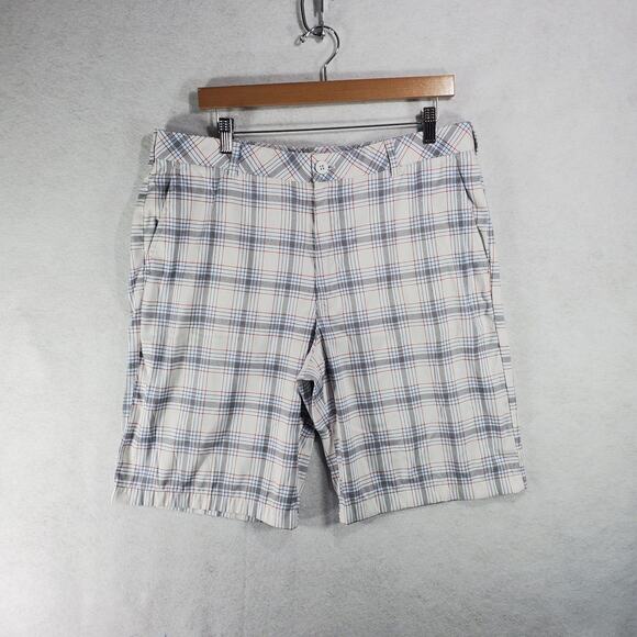 IZOD GOLF Casual Plaid Chino Men's Shorts Size 36 - Picture 1 of 9